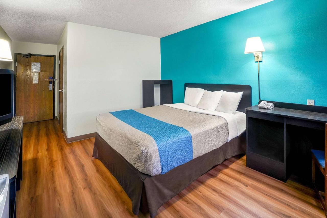 Hotel 6-montoursville, Pa -