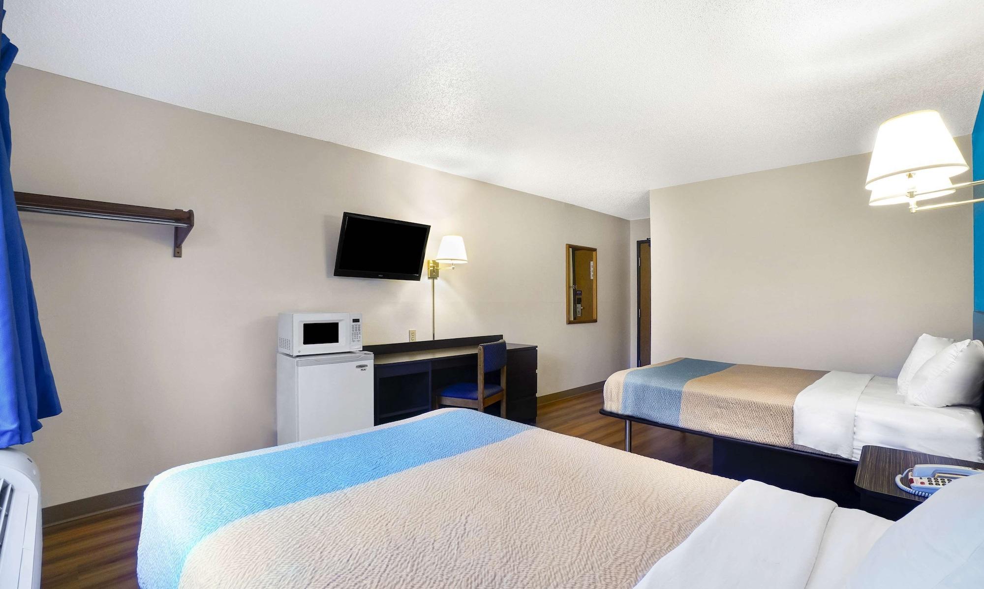6-montoursville, Pa - Hotel
